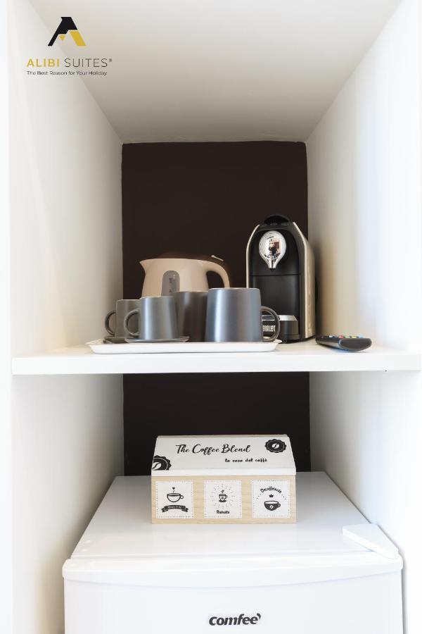 Alibi Suites Suite Museum: Gioiello Con Vista Sul Museo Archeologico Nazionale, Letto E Doccia Con Cromoterapia, Smart Tv, Wifi E A/C 鲁沃迪普利亚 外观 照片