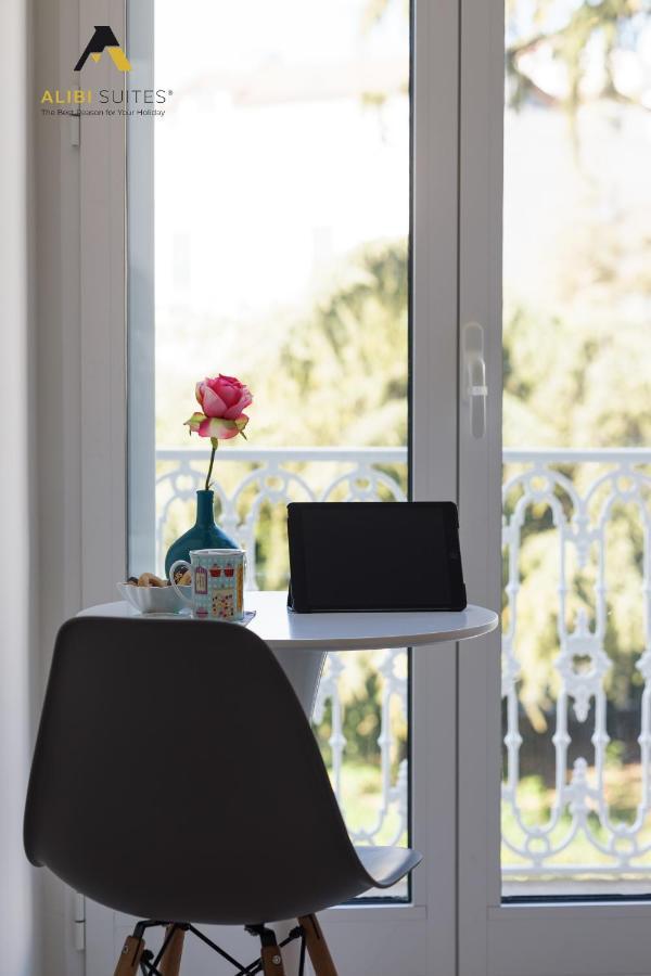Alibi Suites Suite Museum: Gioiello Con Vista Sul Museo Archeologico Nazionale, Letto E Doccia Con Cromoterapia, Smart Tv, Wifi E A/C 鲁沃迪普利亚 外观 照片