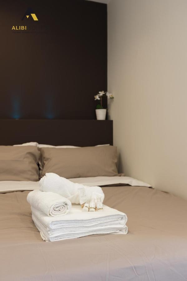 Alibi Suites Suite Museum: Gioiello Con Vista Sul Museo Archeologico Nazionale, Letto E Doccia Con Cromoterapia, Smart Tv, Wifi E A/C 鲁沃迪普利亚 外观 照片