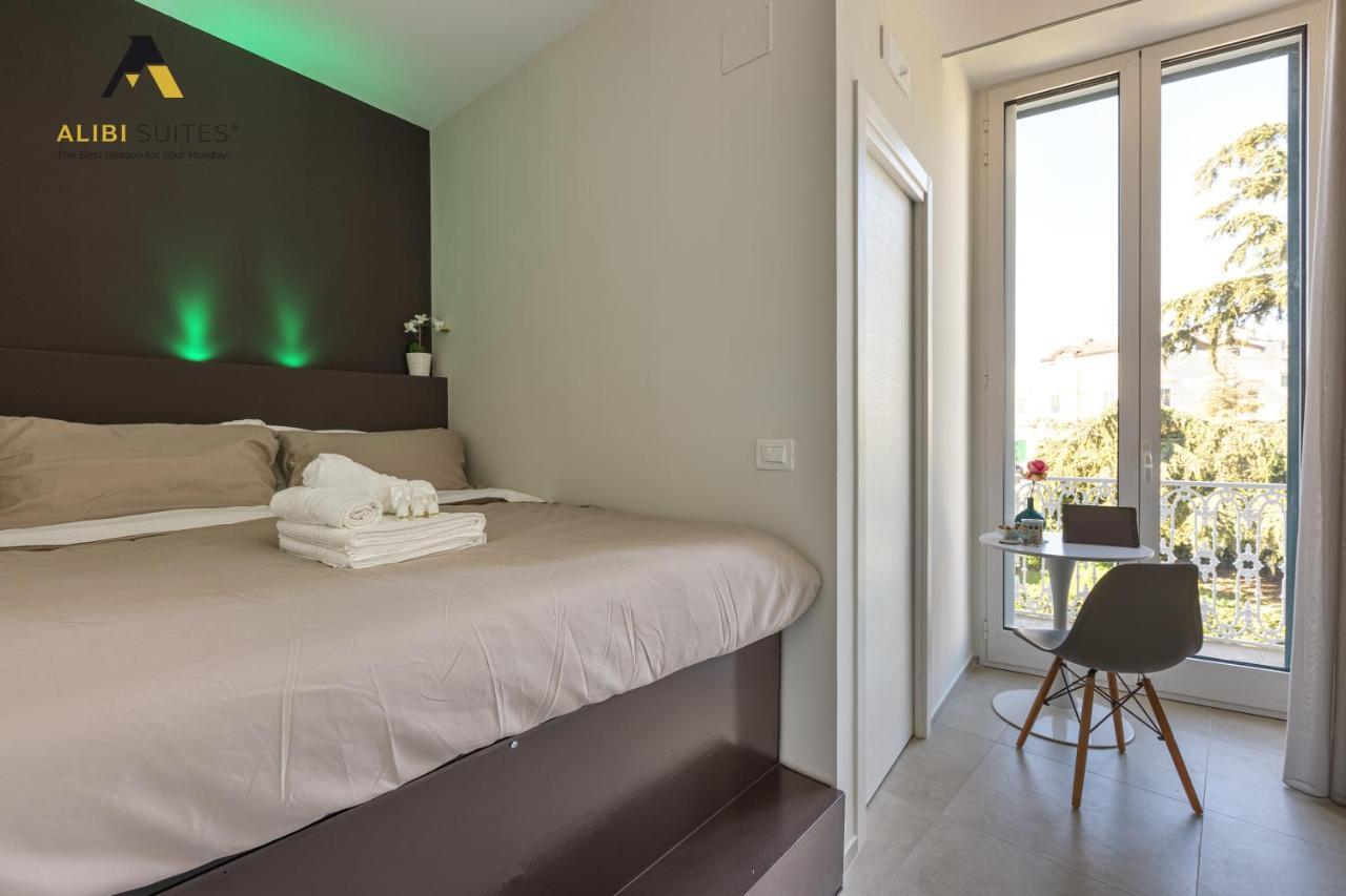 Alibi Suites Suite Museum: Gioiello Con Vista Sul Museo Archeologico Nazionale, Letto E Doccia Con Cromoterapia, Smart Tv, Wifi E A/C 鲁沃迪普利亚 外观 照片