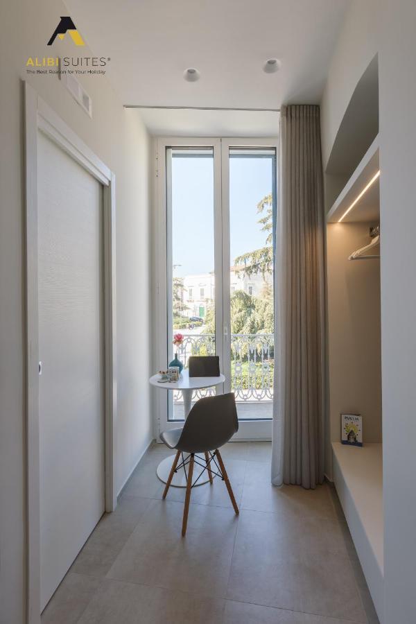 Alibi Suites Suite Museum: Gioiello Con Vista Sul Museo Archeologico Nazionale, Letto E Doccia Con Cromoterapia, Smart Tv, Wifi E A/C 鲁沃迪普利亚 外观 照片