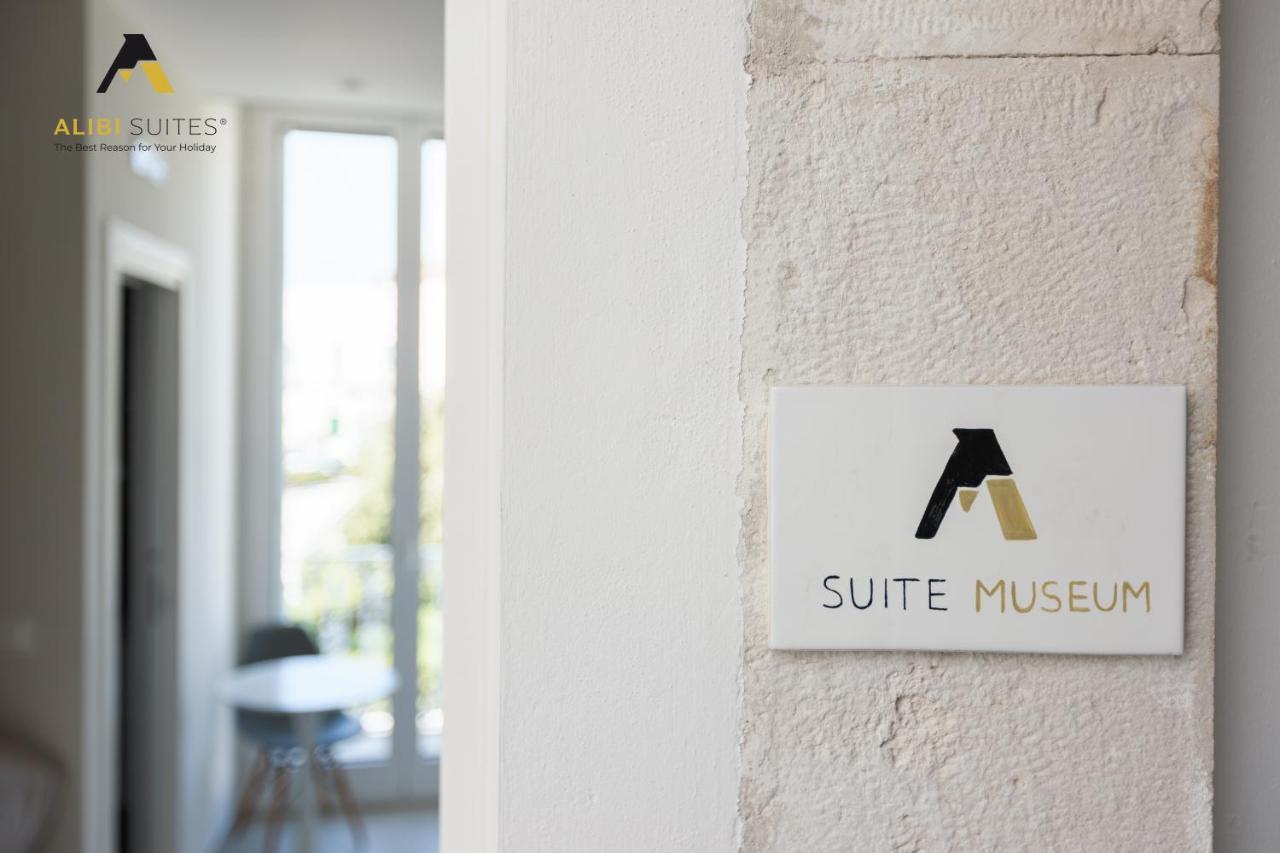 Alibi Suites Suite Museum: Gioiello Con Vista Sul Museo Archeologico Nazionale, Letto E Doccia Con Cromoterapia, Smart Tv, Wifi E A/C 鲁沃迪普利亚 外观 照片