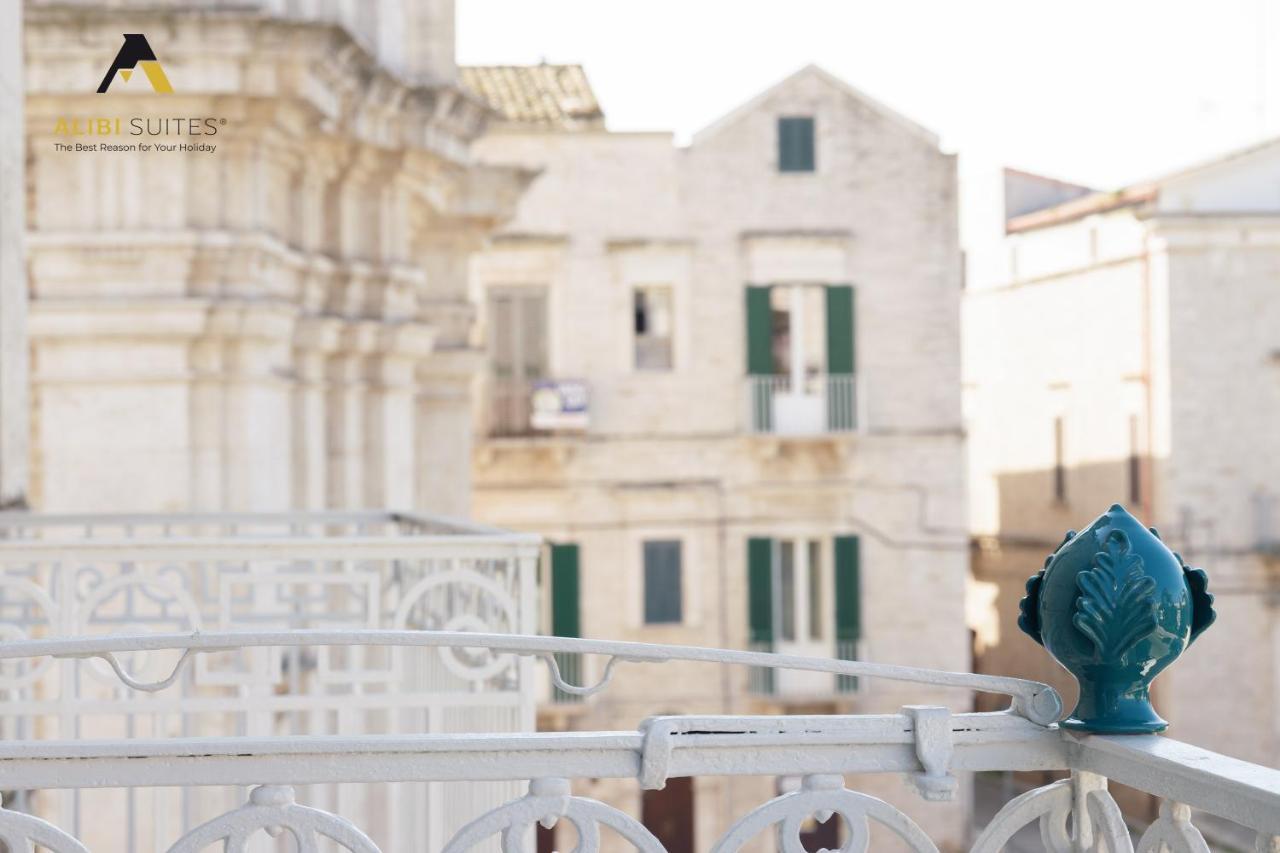 Alibi Suites Suite Museum: Gioiello Con Vista Sul Museo Archeologico Nazionale, Letto E Doccia Con Cromoterapia, Smart Tv, Wifi E A/C 鲁沃迪普利亚 外观 照片