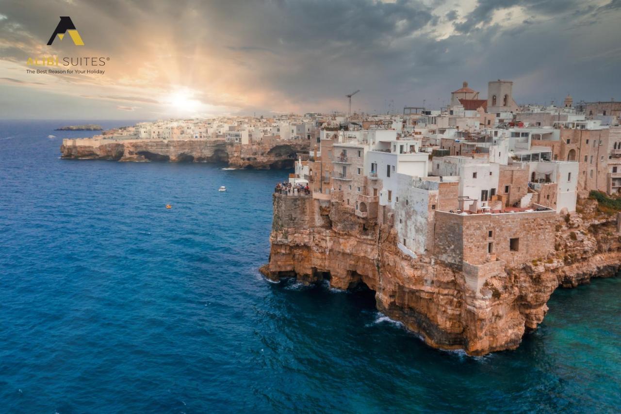 Alibi Suites Suite Museum: Gioiello Con Vista Sul Museo Archeologico Nazionale, Letto E Doccia Con Cromoterapia, Smart Tv, Wifi E A/C 鲁沃迪普利亚 外观 照片